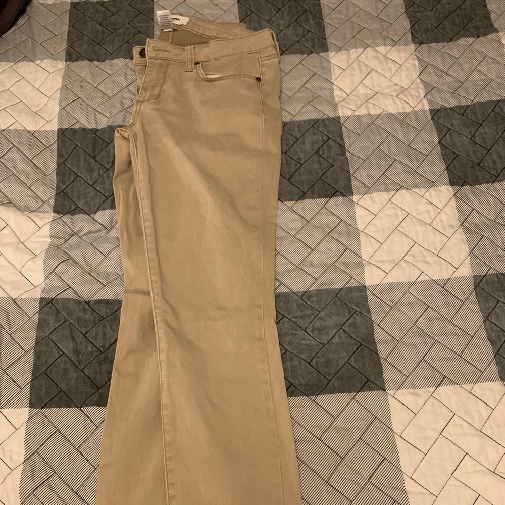 Skinny khaki pants